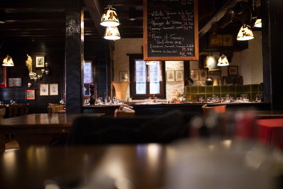 The Rise Intimate Table Seating